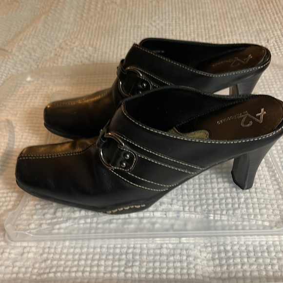 Aerosoles black clog heeled mules. Size7 - Picture 2 of 7